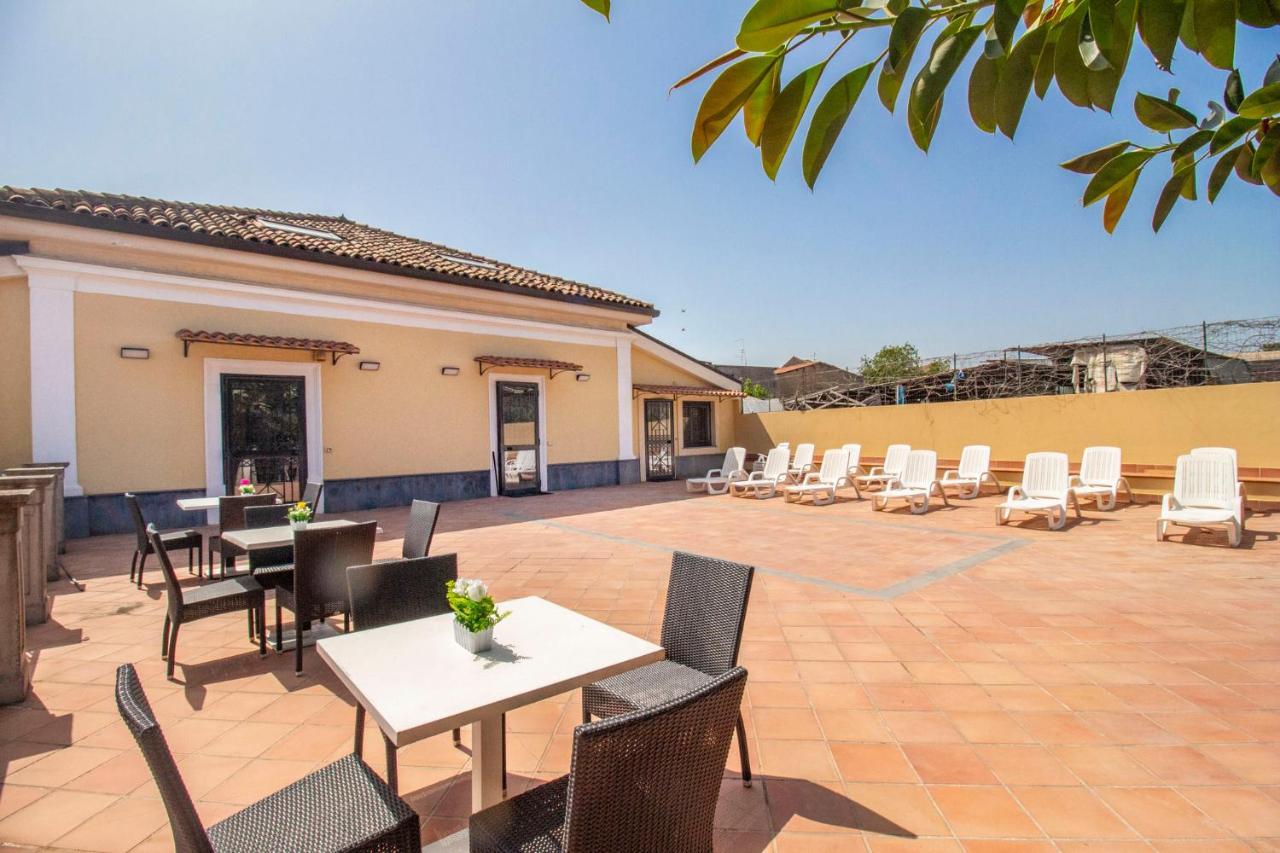 Royal Playa Suite And Apartament -Private Parking- Self Chek Out Катания Екстериор снимка