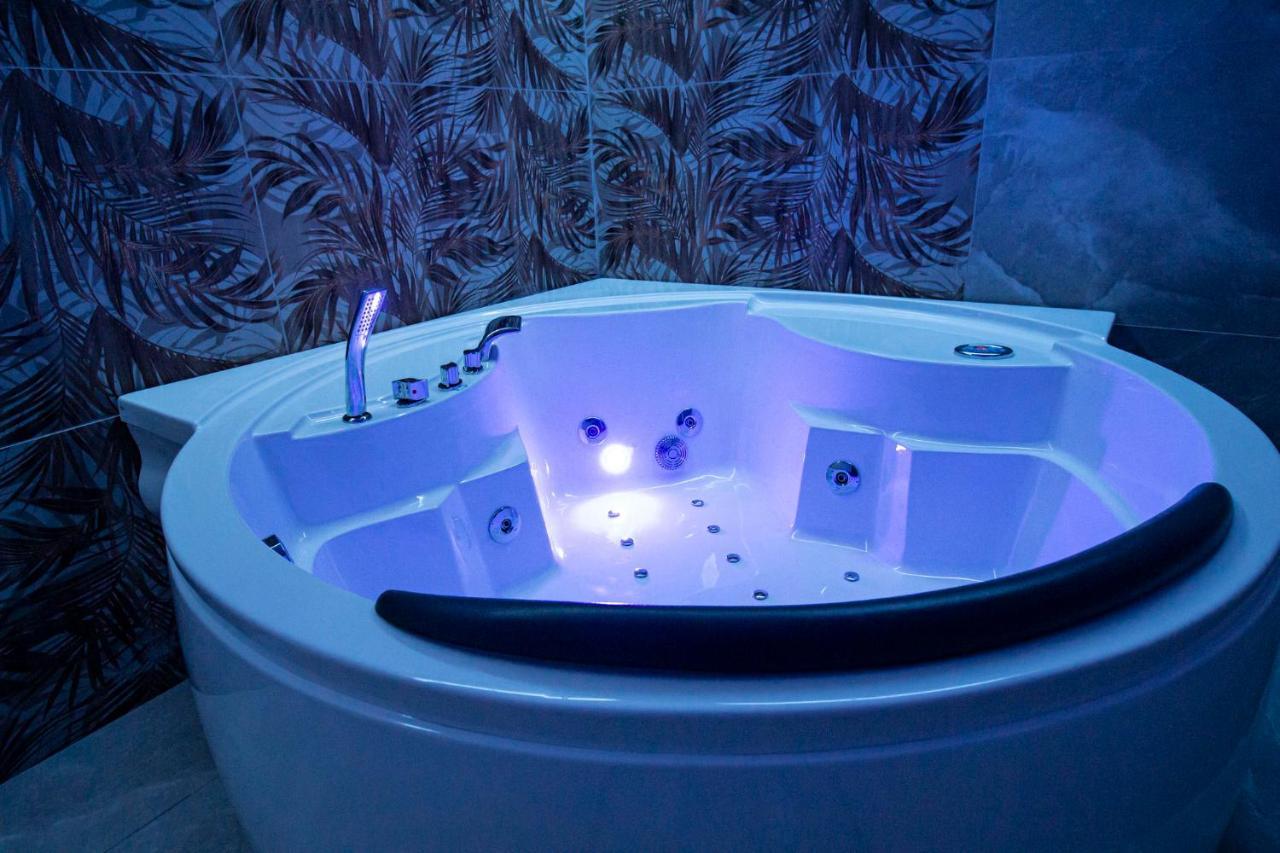 Royal Playa Suite And Apartament -Private Parking- Self Chek Out Катания Екстериор снимка