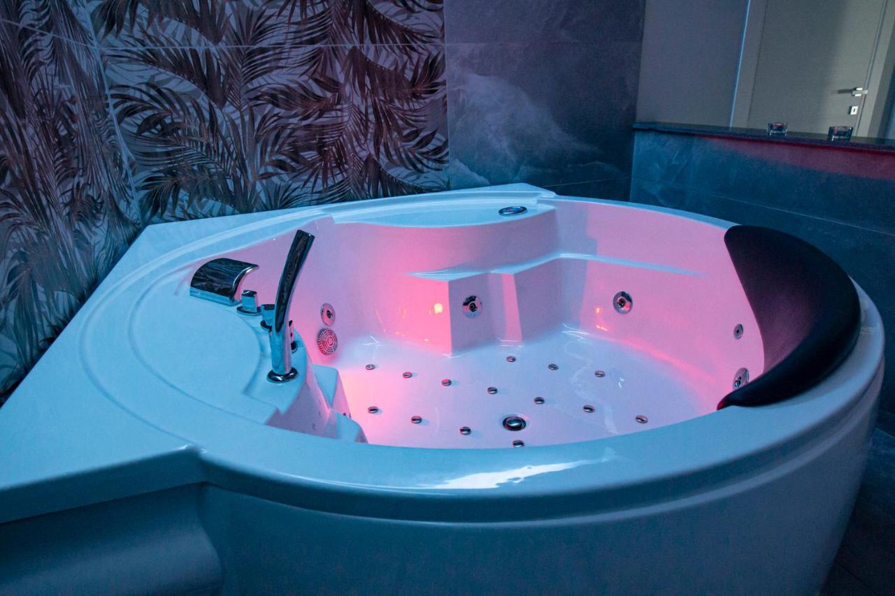 Royal Playa Suite And Apartament -Private Parking- Self Chek Out Катания Екстериор снимка