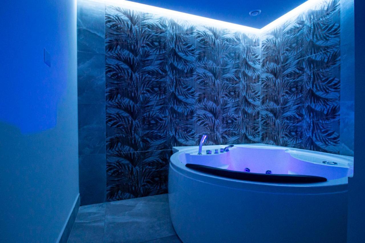 Royal Playa Suite And Apartament -Private Parking- Self Chek Out Катания Екстериор снимка