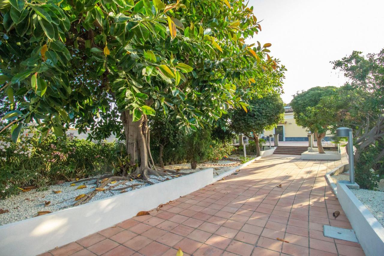 Royal Playa Suite And Apartament -Private Parking- Self Chek Out Катания Екстериор снимка