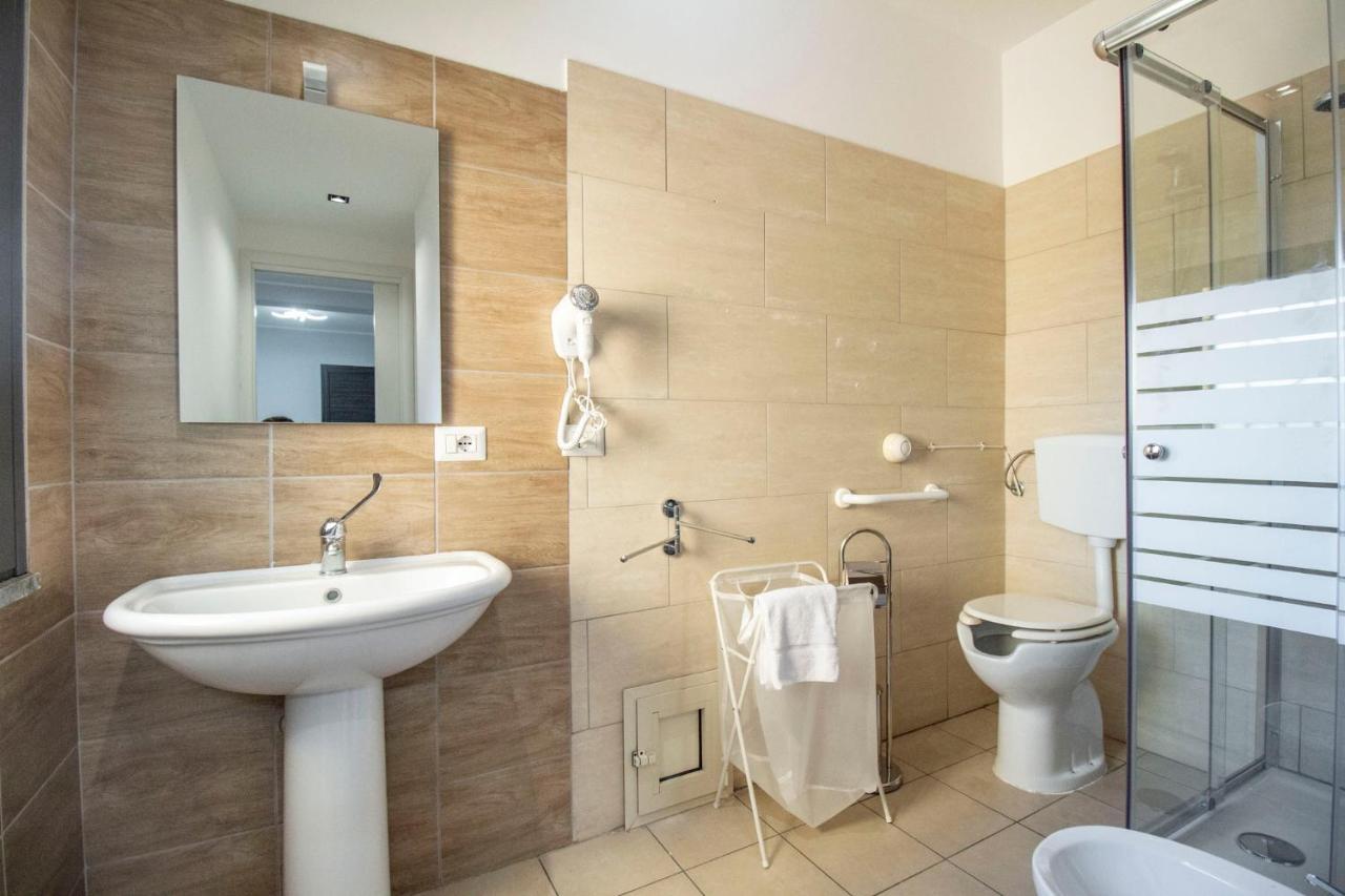 Royal Playa Suite And Apartament -Private Parking- Self Chek Out Катания Екстериор снимка