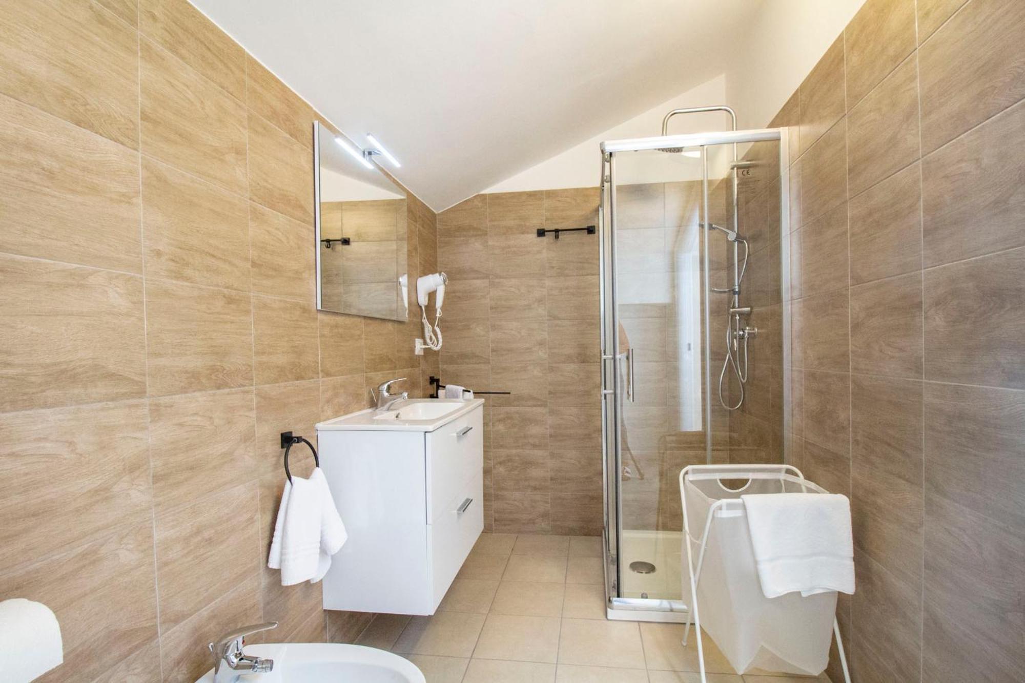 Royal Playa Suite And Apartament -Private Parking- Self Chek Out Катания Екстериор снимка