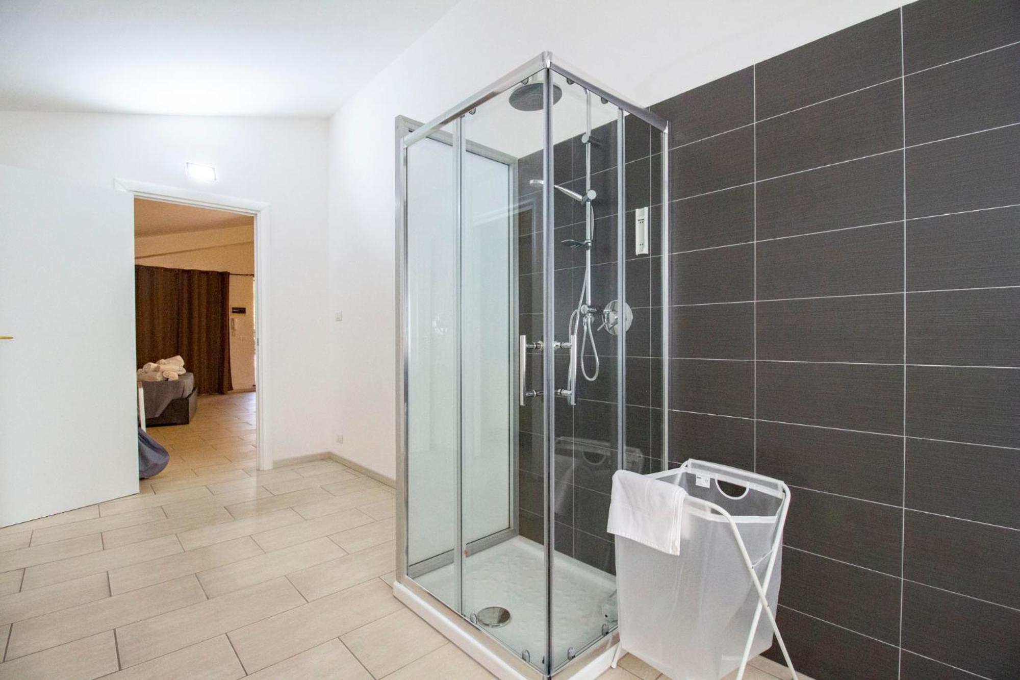 Royal Playa Suite And Apartament -Private Parking- Self Chek Out Катания Екстериор снимка