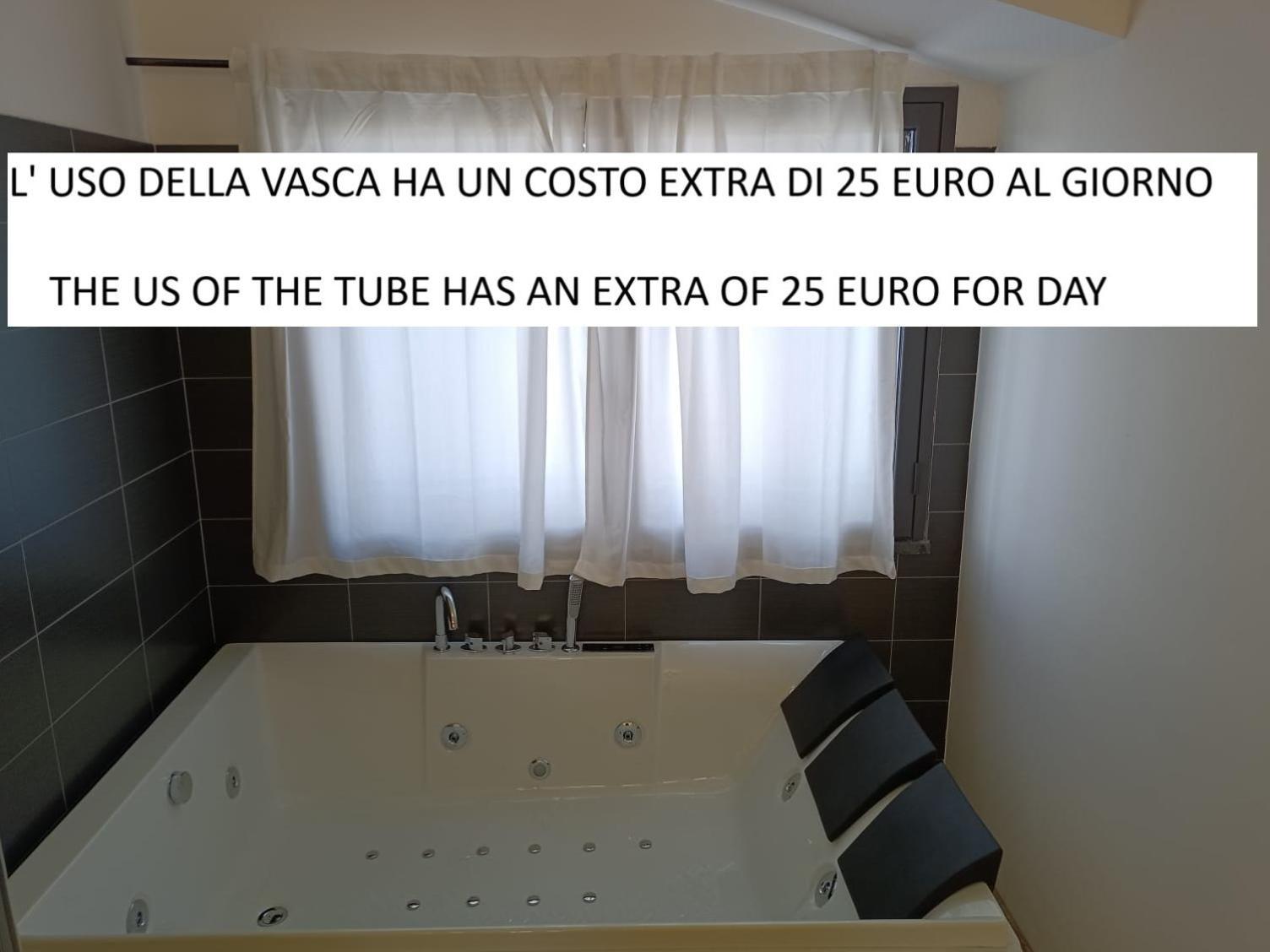 Royal Playa Suite And Apartament -Private Parking- Self Chek Out Катания Екстериор снимка